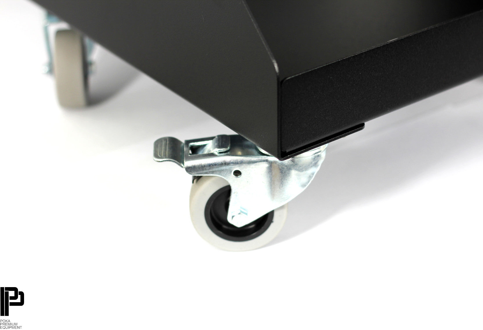 Poka Premium Detailing Seat